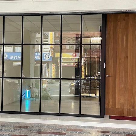 Kyushu Homestay Tainan Exteriör bild