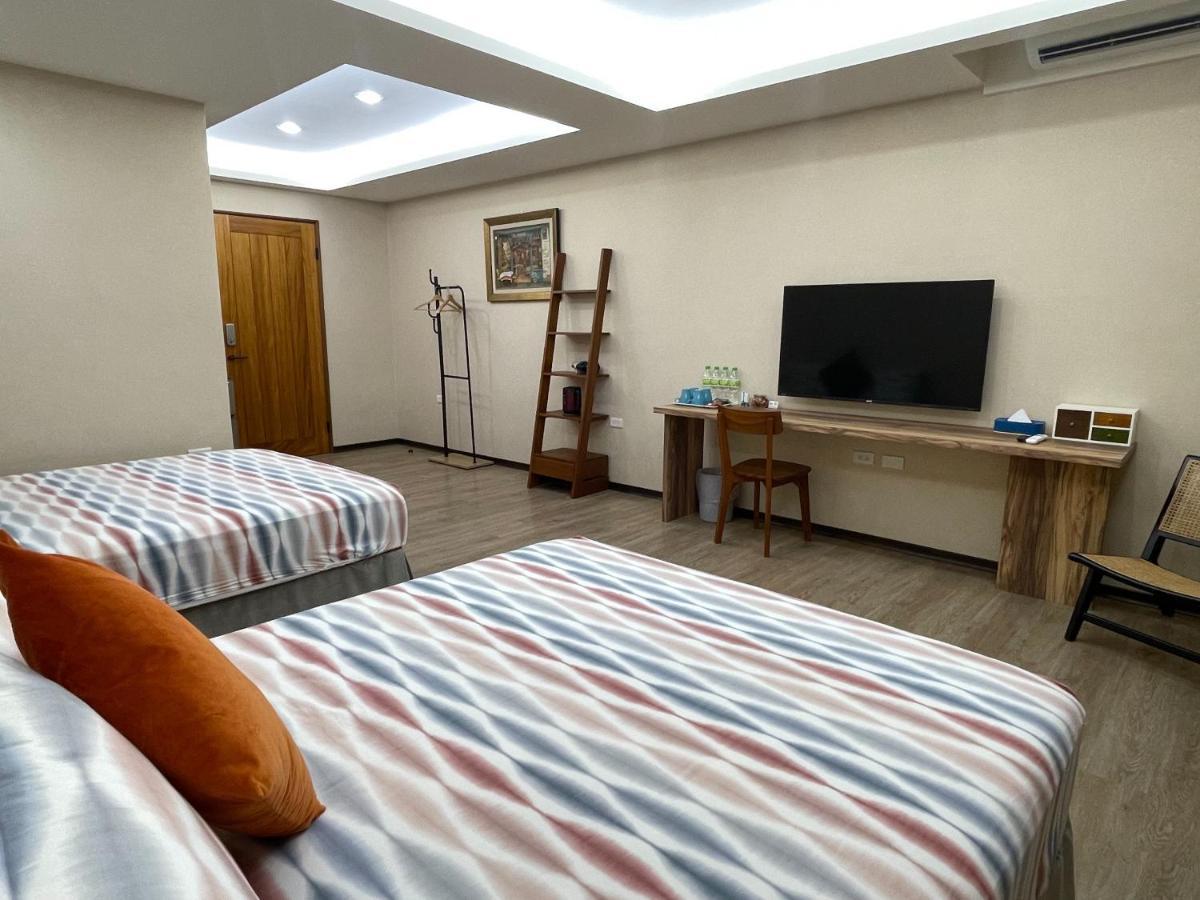 Kyushu Homestay Tainan Exteriör bild