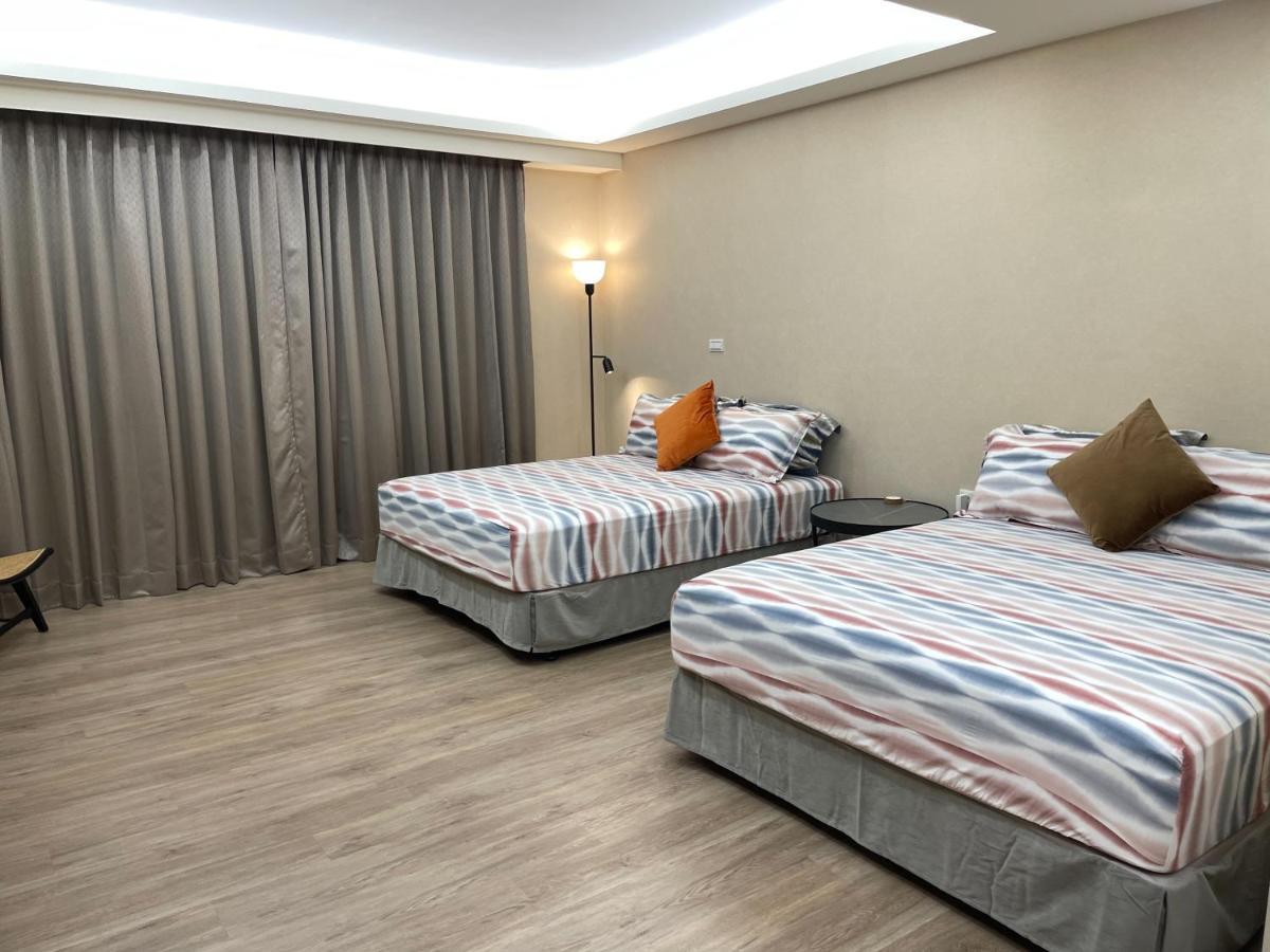 Kyushu Homestay Tainan Exteriör bild